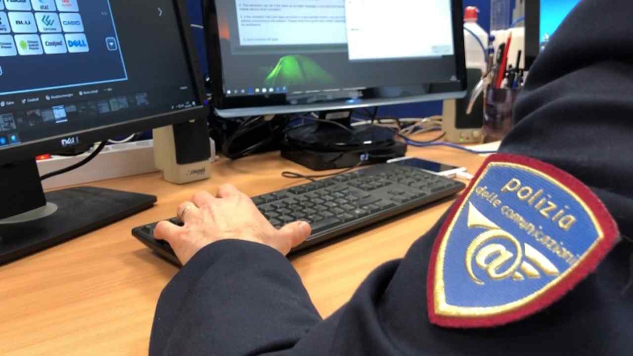 polizia postale contro gli hacker