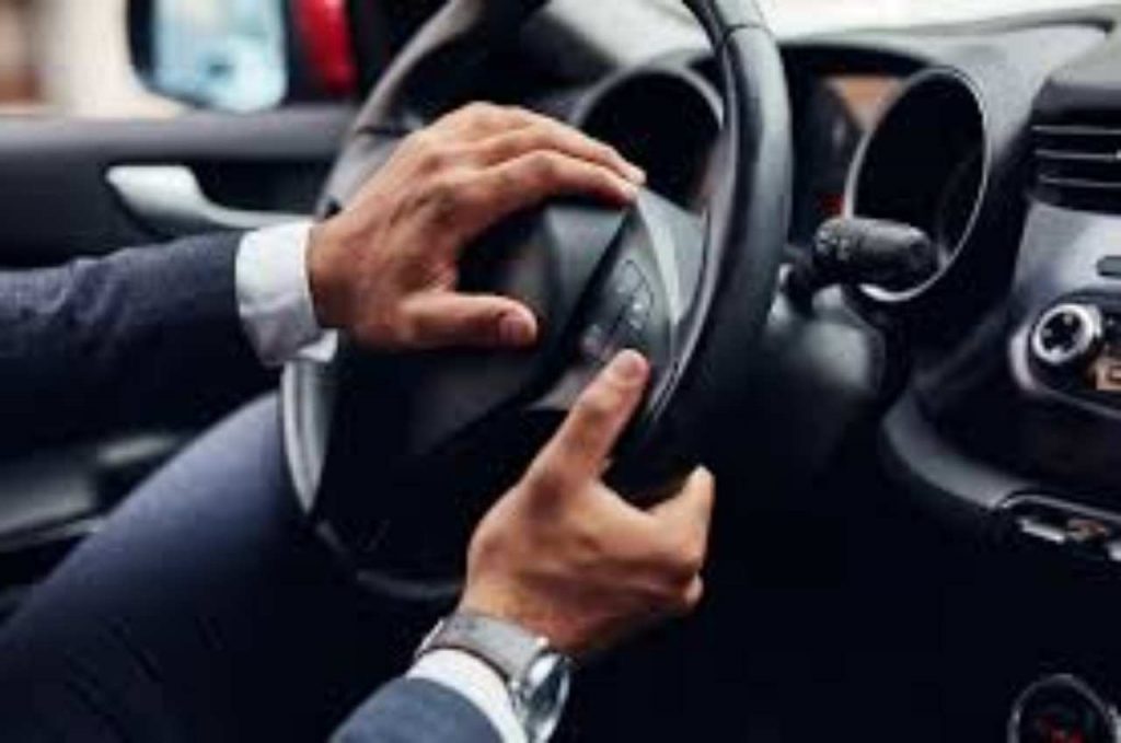 Auto, amate tanto usare il clacson? Ecco quello che vi aspetta passerà