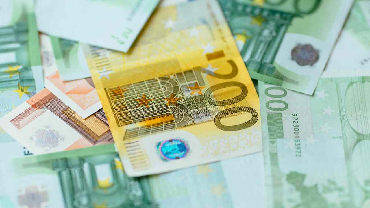 350 euro aumento lavoratori