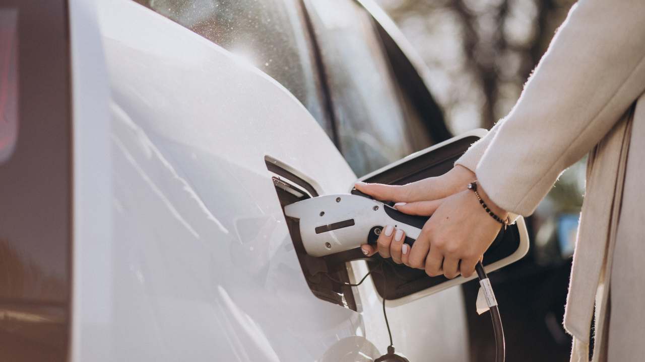 auto elettriche costi