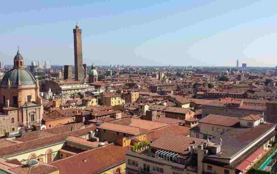 città