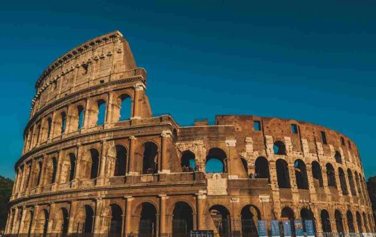 città