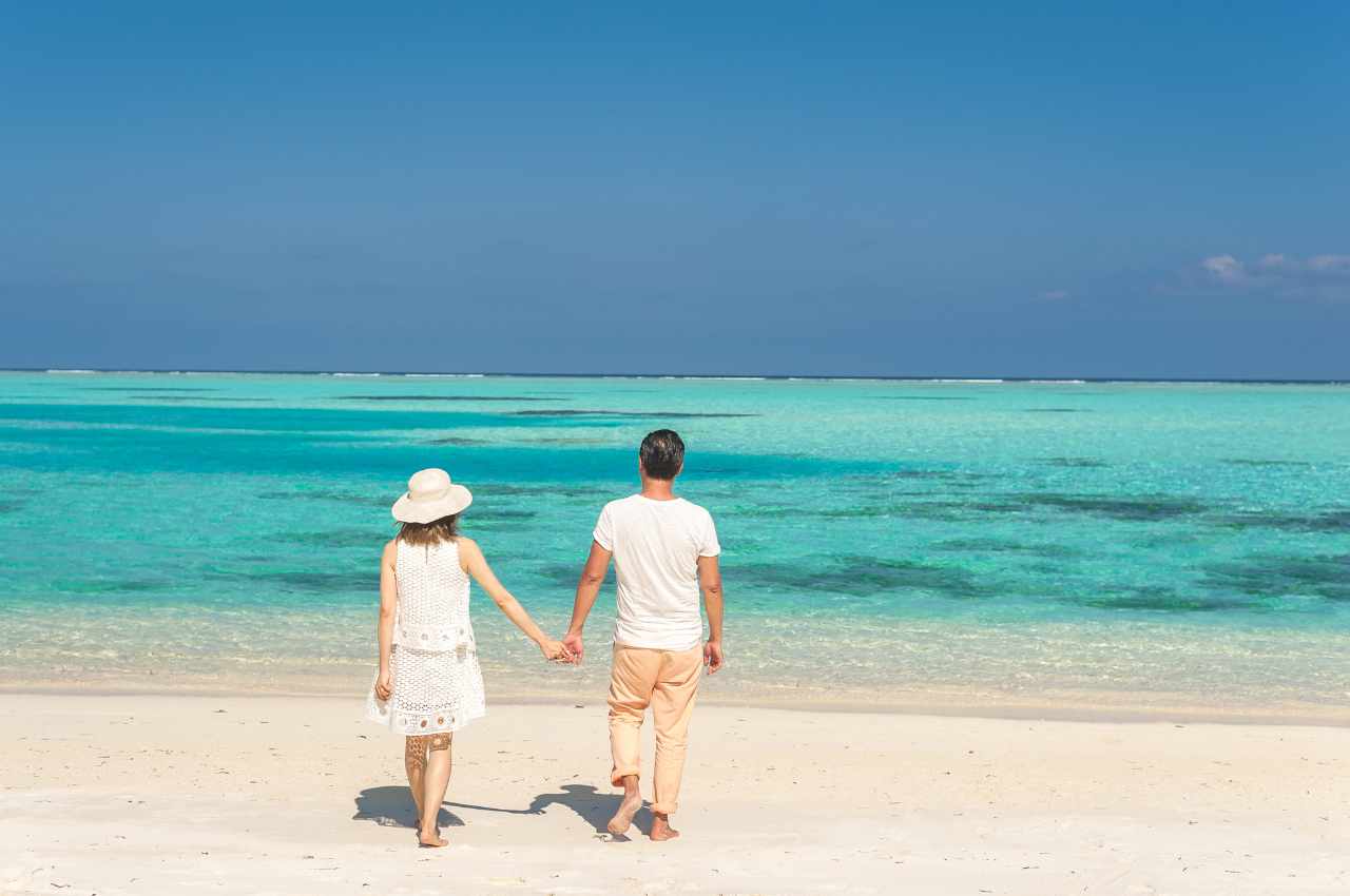 passeggiare in spiaggia