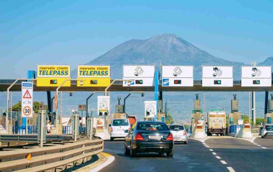 Caselli autostradali nella zona di Pompei, Campania. - Solofinanza.it