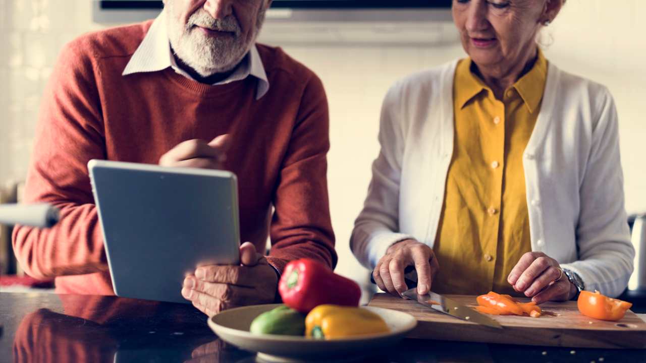 Per gli Over 50, mantenersi in salute non è solo questione di buona alimentazione. - Solofinanza.it