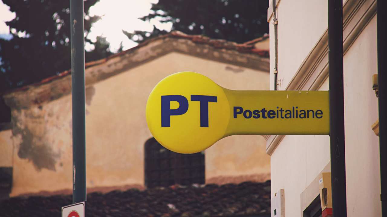 Il logo inconfondibile di Poste Italiane. - Solofinanza.it