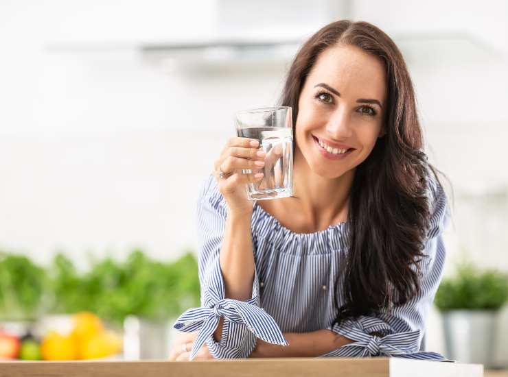 Otto bicchieri d'acqua al giorno fanno miracoli. - Solofinanza.it