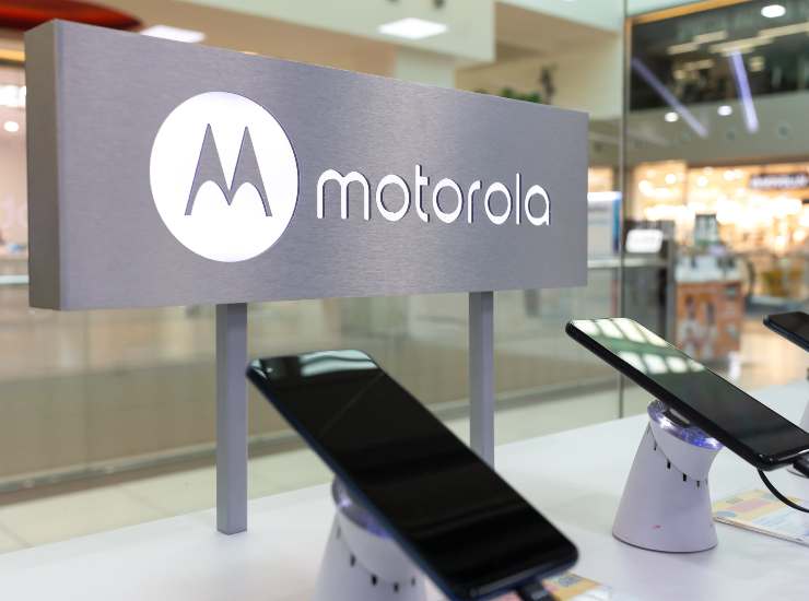 Anche un Motorola tra gli smartphone più convenienti. - Solofinanza.it