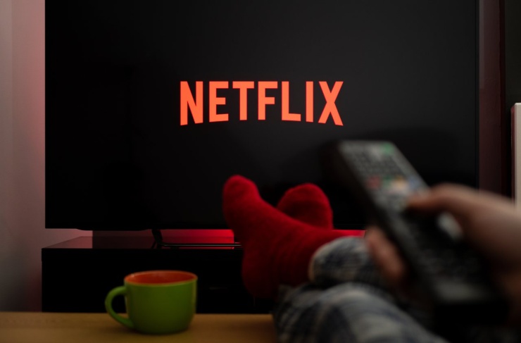 netflix contratto