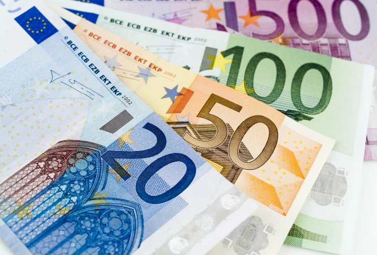 Diverse banconote in euro - foto Depositphotos - Solofinanza.it