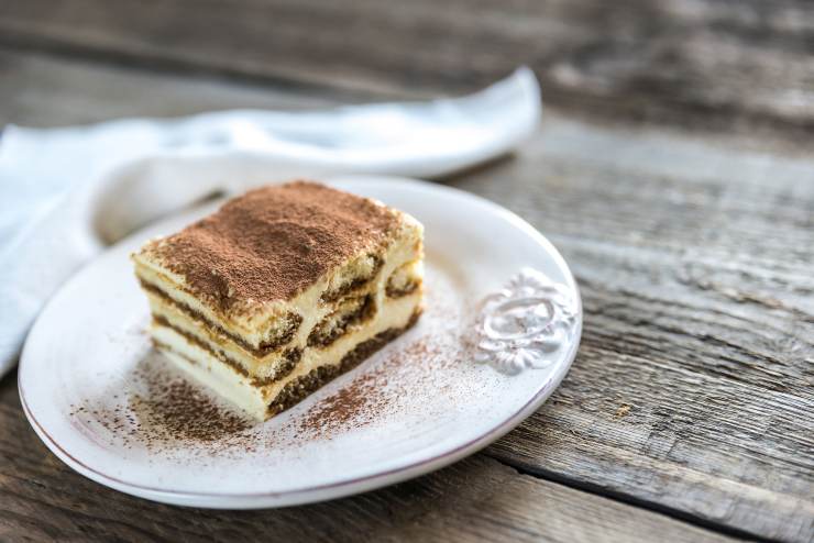 Tiramisù pronto per essere servito e mangiato - foto Depositphotos - Solofinanza.it