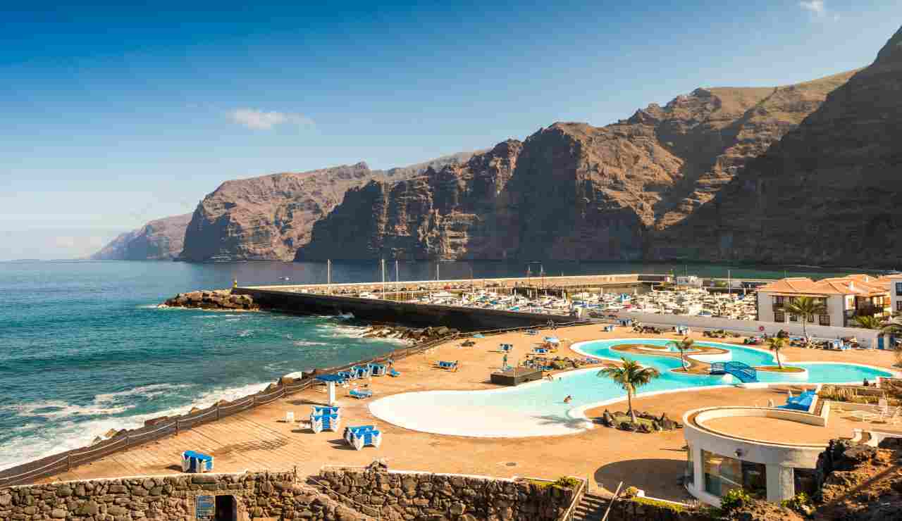 Estate-a-Tenerife-con-meno-di-20-il-tuo-soggiorno-sar-stupendo-hotel-mare-e-SPA-Se-porti-un-amico-tu-non-paghi
